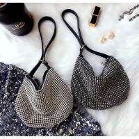 {ส่งฟรี}Crystal Bucket with Crossbody Bag Size 11 inch กระเป๋าสะพาย กระเป๋าถือ กระเป๋าสะพายผญ คริสตัล วิบวับ กระเป๋าแฟชั่น งานดี สวยมาก ขายดี ต้องมี พรีเมียม