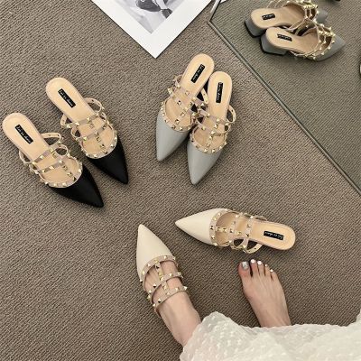 【July】 French high-end rivet sandals and slippers womens summer flat bottom 2023 Korean style patent leather pointed toe Baotou half