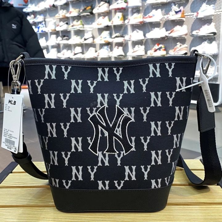 mlb-official-ny-south-korea-ml-new-yankees-men-and-women-with-the-same-paragraph-retro-ny-summer-small-satchel-messenger-casual-all-match-bag