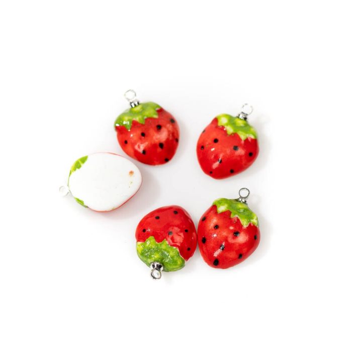15-5pcs-hand-made-strawberry-ceramic-beads-retro-style-jewelry-fruit-pendant-jewelry-part-for-necklace-xn114