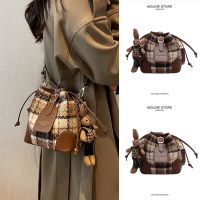 Summer large-capacity small bucket bag ladies 2023 new trendy models fashion high-end niche messenger pockets 【QYUE】