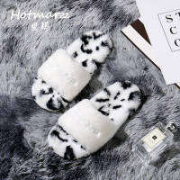 Hotmarzz แฟชั่น Cow Plush ผู้หญิง Flip-Flops แฟชั่นทนทานปลอดภัยลื่นรองเท้าแตะในร่มกลางแจ้งกันน้ำ Flip-Flops HM2007