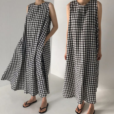 Japanese style Letian spot material Korean chic black and white plaid vest loose sleeveless overknee long vest dress for women 2023