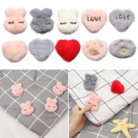 4Pcs Cute Plush Quilt Holder Non-slip Quilt Cartoon Blanket Clip One Key to Unlock Blankets Cover Fastener Clip Holder Bed Sheet