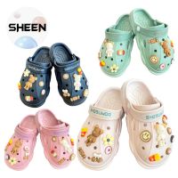 SHEEN : Clogs Shoes รองเท้าหัวโต รองเท้าแฟชั่น สไตล์เกาหลี รองเท้าแตะรัดส้น พื้นหนานุ่ม ลายหน้ารัก แถมการ์ตูนตกแต่งรองเท้า