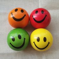 （A Decent） 4Pcs 6.3Cm SoftFoam Stress Balls Coloful FunnyFace Squeeze Anti Stress BallsforChildren