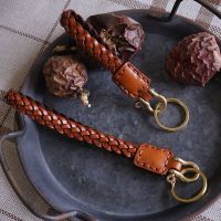 2023 New★ Pure cowhide hand-woven car key chain men and women home leather double-sided braided pure copper horseshoe buckle lock key chain