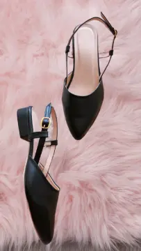 Plain black heels hot sale with strap