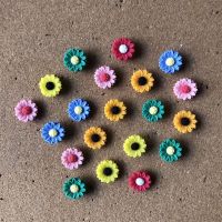 ﹍♞✶ Sun Flower Shape Thumbtack Push Pins Thumb Tacks Notice Board Cork Board Paper Photo Wall Studs Pins Sationery Office Supplies