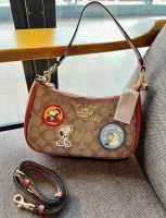 ส่งฟรี ??(OUT LET) ลด 40%-50%?โค๊ช PEANUTS TERI SHOULDER BAG PATCHES ((CE848))