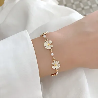 [COD] and Korean ins cold alloy flower bracelet temperament daily lady daisy female