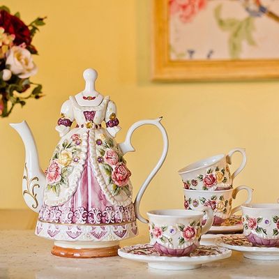 2018 Newest Nobility Beauty Dress Coffee Pot Ceramic Teapot Drinkware Royal Wedding Party Tools Tea Pot Set Tableware Gifts