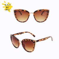 【LZ】¤✆☒  NEW 2022 fashion sunglasses woman brand Designer vintage retro triangular cat eye glasses oculos De Sol Transparent ocean uv400