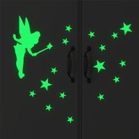 [24 Home Accessories] Creative Angel Fairy Stars Glow สติกเกอร์สำหรับห้องนอนเด็กตกแต่งบ้าน Luminous Wall Art ภาพจิตรกรรมฝาผนัง Diy หญิง Decals Pvc โปสเตอร์