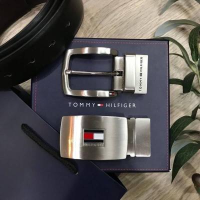 เข็มขัด TOMMY HILFIGER Belt and Buckle Set เซตสุดคุ้ม!! เข็มขัด + หัวเข็มขัด 2 ชิ้น จะะมอบเป็นของขวัญหรือใช้เองก็แนะนำเลยค่าา อุปกรณ์ : มาพร้อมที่เจาะรูเข็มขัด + กล่องแบรนด์ + ถุงกระดาษแบรนด์