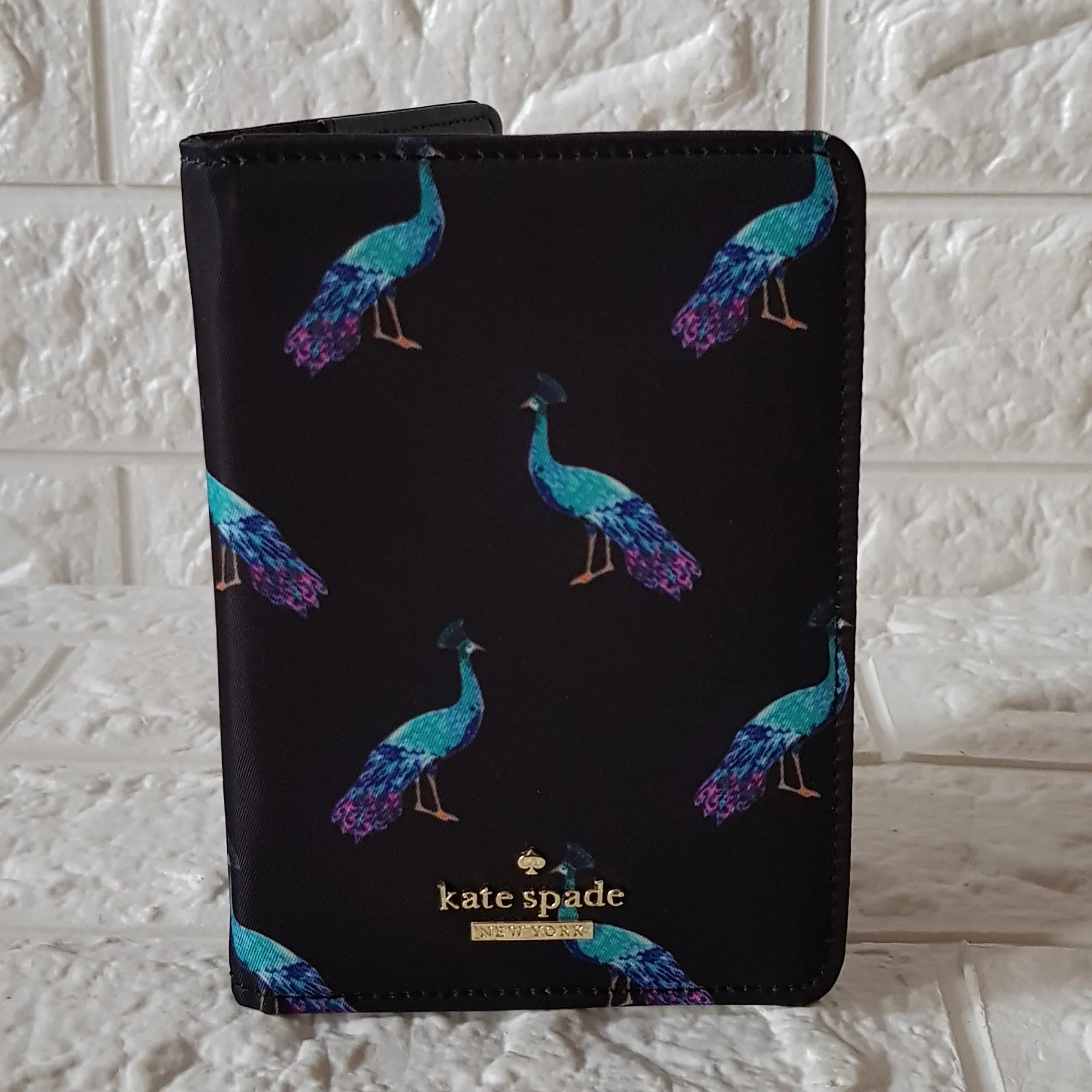 Black Kate Spade Lyla Peacock Print Passport Holder | Lazada PH