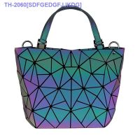 （READY STOCK）✇ Geometric rhombic bag 2020 Korean version trend new luminous bag PU luminous bucket bag womens single shoulder diagonal bag women YZ