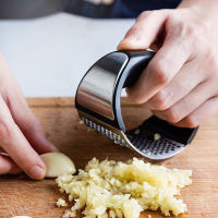 1Pcs Stainless Garlic Crusher Press Household Manual Garlic Press Device Kitchen Press Squeezer Ginger Garlic Tools Kitchen Accessories