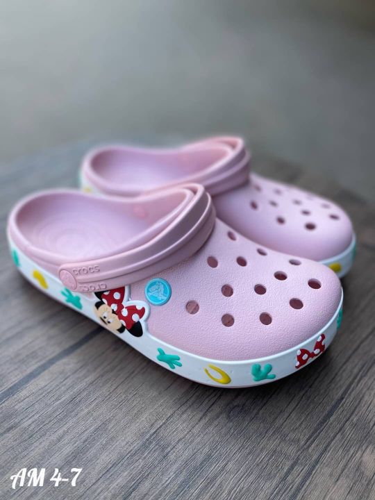 รองเท้าผู้หญิงแฟชั่นcrocs-นำเข้า-เกรด-a-ลายการ์ตูนน่ารัก-มีหลายสี-ค