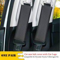 A Pair Carbon Fiber Car Seat Belt Shoulder Cover Comfortable Seat Belt Protector with Car Logo for Hyundai Toyota Volkswagen Etc Seat Covers