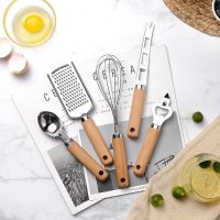 Holiday Discounts Kitchen Gadget Wooden Handle Stainless Steel Utensils Can Opener Peeler Garlic Press Cheese Grater Whisk Pizza Peeler Egg Beater