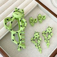 2023 New Fashion version    Funny Cartoon Funny Frog Shark Clip Cute Fashion Back of the Head Hair Grab Hair Volume Multi-Disc Hair Clip Hair Accessories New