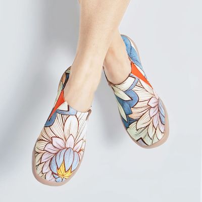 UIN รองเท้าผู้หญิงบนรองเท้าผ้าใบน้ำหนักเบาเดินรองเท้าสบายๆดอกไม้ทาสีท่องเที่ยว Loafers