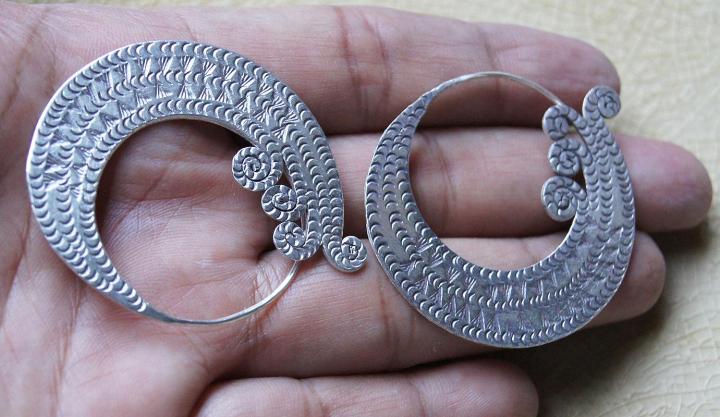 thai-design-earrings-pure-silver-karen-hill-tribe-99-งานทำด้วยมือ-ตำหูเงินกระเหรี่ยงทำจากมือชาวเขางานฝีมือ-ของฝากชาวต่างชาติชอบมาก-ชาวยุโรป-และอเมริกา