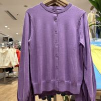 UNIQLO ห้องลองเสื้อฤดูใบไม้ผลิของปี2023เสื้อโค้ทใหม่เสื้อสเวตเตอร์แขนยาวเก้าผู้หญิงถักเสื้อสเวตเตอร์สีโจ๊กเกอร์