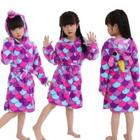 Babe Girls Cartoon Unicorn Bathrobes Hooded Towel Bathing Suits Winter Flannel Pajamas Sleepwears Robes Children Dressing Gowns