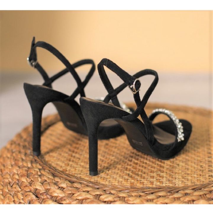 farla-พร้อมส่งจากไทย-รองเท้าผู้หญิง-รองเท้าส้นสูง-4นิ้ว-เสริมหน้า0-5นิ้ว-ผ้าสักกะหลาดสีดำ-ติดเส้นเพชร