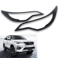 ครอบไฟหน้า ครแบกันรอยไฟหน้า รุ่น โตโยต้า ฟอร์จูนเนอร์ TOYOTA FORTUNER ปี 2016 - 2018  สีดำด้าน ข้าง ซ้าย + ขวา จำนวน 1 คู่