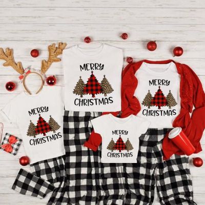 【cw】 Christmas family matching outfits TshirtClaus family lookdeer tree rainbowkids father son baby clothes 【hot】