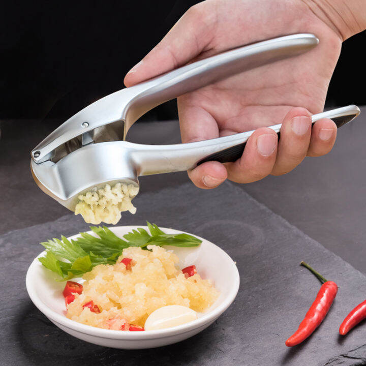 professional-garlic-press-heavy-soft-handled-zinc-alloy-garlic-mincer-and-crusher-เครื่องมือห้องครัว