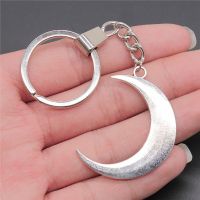 【DT】Souvenirs Gift Men Keychain 2 Colors 42x43mm Moon Pendant Keyring Dropshipping hot