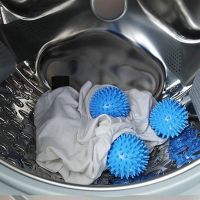 ? Dryer Balls ลูกบอลซักผ้าถนอมผ้ามหัศจรรย์ ลูกบอลซักผ้า ลูกบอลถนอมผ้า เพิ่มแรงขยี้ (2ชิ้น/ชุด) บอลซักผ้า อุปกรณ์ช่วยซักผ้า ลูกบอลซักผ้า