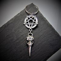 The New Bird skull Keychain Gothic Keychain pentagram crow skull Keychain Halloween gift