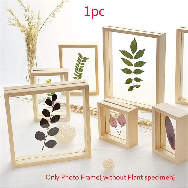 Khung ảnh bằng gỗ tự nhiên in hình thực vật sẽ mang đến cho không gian sống của gia đình bạn sức sống mới. Hãy trang trí ngôi nhà của mình với những bức ảnh độc đáo và tinh tế.