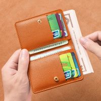 Dompet Kecil Kulit PU Warna Solid untuk Wanita Dompet Wanita Pendek Sederhana dengan Kancing Tas Kartu Kredit Ultra Tipis Dompet Koin