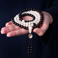 เม็ดไม้จันทน์สีดำโพธิ์สีขาว108หยวนลูกปัด Tasbih Rosario หยินหยางไทเก๊กกระซิบสร้อยข้อมือสร้อยข้อมือผู้ชายและผู้หญิง