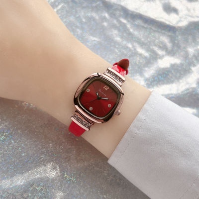 TikTok ของดีถ่ายทอดสด นาฬิกานักเรียนนาฬิกาน้ำตาลสี่เหลี่ยมเล็กย้อนยุคนาฬิกาผู้หญิงแฟชั่นเกาหลีนาฬิกาผู้หญิง