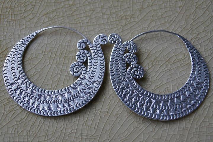 thai-design-earrings-pure-silver-karen-hill-tribe-99-งานทำด้วยมือ-ตำหูเงินกระเหรี่ยงทำจากมือชาวเขางานฝีมือ-ของฝากชาวต่างชาติชอบมาก-ชาวยุโรป-และอเมริกา