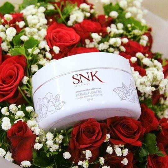 FREE SHIP MAX]Kem Body dưỡng trắng cấp nước toàn thân Sắc Ngọc Khang 150ml [SẮC  NGỌC KHANG OFFICIAL] | Lazada.vn