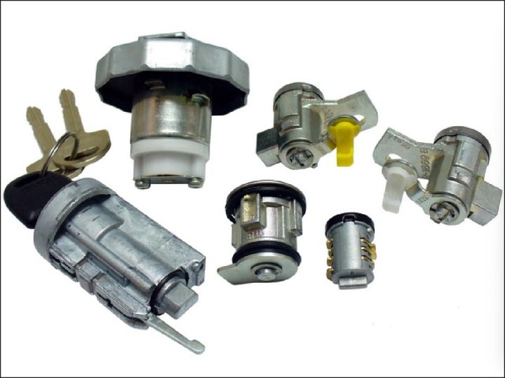 ชุดกุญแจทั้งคันรถ-isuzu-d-max-แท้-เบอร์อะไหล่แท้-8-97376445-0-398-0-643-1