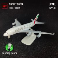 Scale 1:250 Metal Aviation Replica, Fly Emirates Aircraft Model Airplane Miniature, Room Decor Xmas Gift Kids Toys for Boys