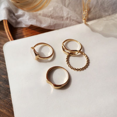 [COD] แหวนสี่ชิ้นทรงเรขาคณิตกลวงเรียบง่ายสไตล์ญี่ปุ่นและเกาหลีแหวนออกแบบแฟชั่นสำหรับผู้หญิงที่นิยมในโลกออนไลน์ ins แหวนนิ้วชี้ลม 774 Christmas Gift