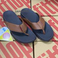 รองเท้าผู้ชาย รองเท้าแตะ แบบหนัง fitflop หัวนีบรุ่นใหม่ สินค้าพร้อมส่ง ไซศ์ (40——44)