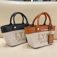 (แถมฟรี!!ถุงกระดาษlyn)กระเป๋า lyn outletแท้100%(มีถุงผ้า ป้ายแท็ก ป้ายราคา)ฐานกว้าง 8 นิ้ว