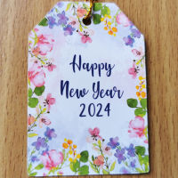 ป้ายTag Happy new yesr 2024ขนาด4x6cm พร้อมเชือก สำหรับแขวนของขวัญแทนคำขอบคุณ