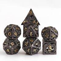 ชุด Dice Dice โลหะ D &amp; D 7ลูกเต๋าหลายหน้าทองแดงล้วนกลวงเหมาะสำหรับดันเจี้ยนและมังกรดันเจี้ยน